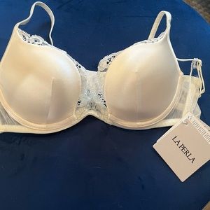 Padded underwire silk bra with lace trim made in Italy